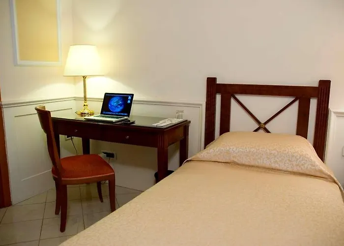 Palazzo Cardinal Cesi 4*