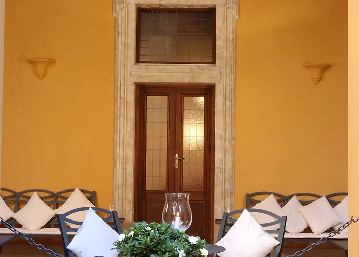 Palazzo Cardinal Cesi 4*