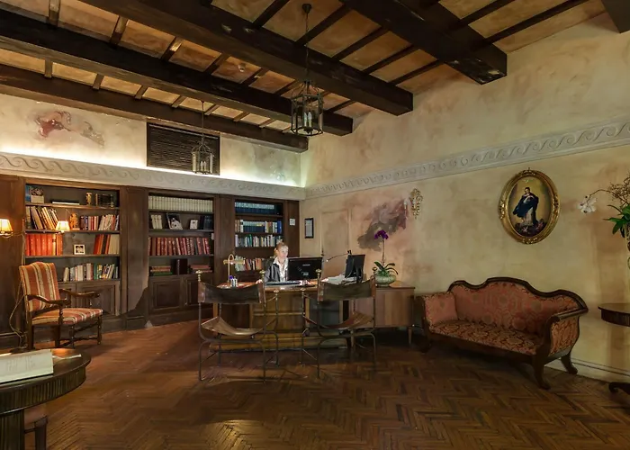 Palazzo Cardinal Cesi 4*