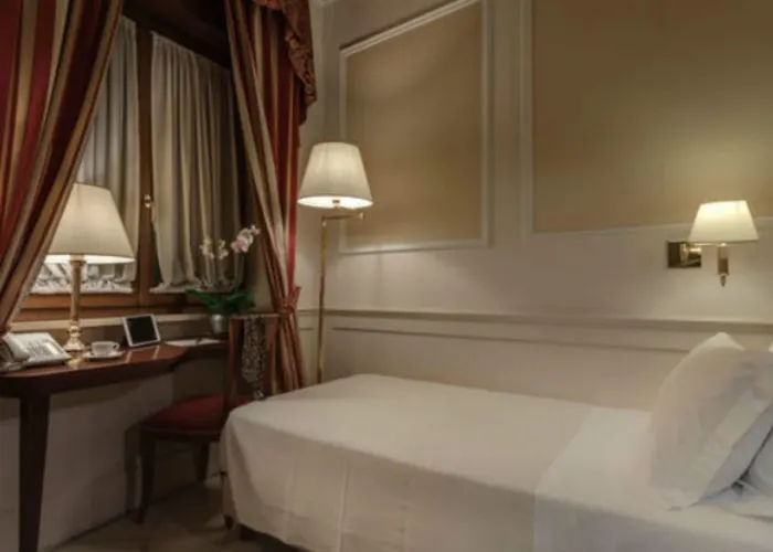 Palazzo Cardinal Cesi 4*