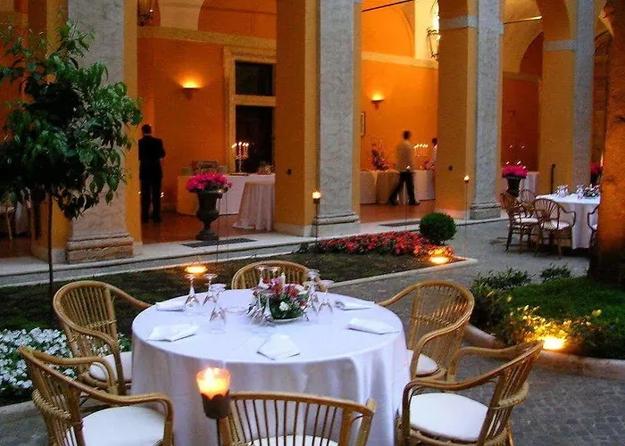 Palazzo Cardinal Cesi 4* Rome